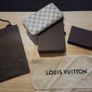 AUTHENTIC WITH RECEIPT Louis Vuitton Damier Azur Zippy Long Wallet